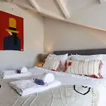 Boutique Rentals-primrose Terrace&garage * Πόρτο