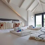 Boutique Rentals-primrose Terrace&garage * Πόρτο