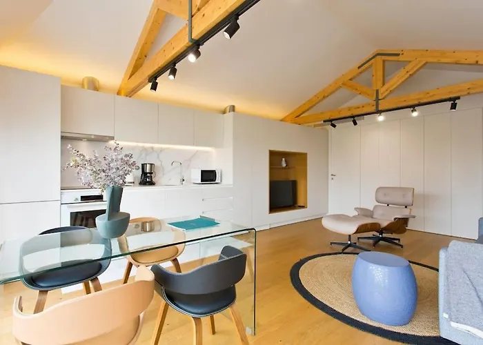 Boutique Rentals-primrose Terrace&garage * Πόρτο